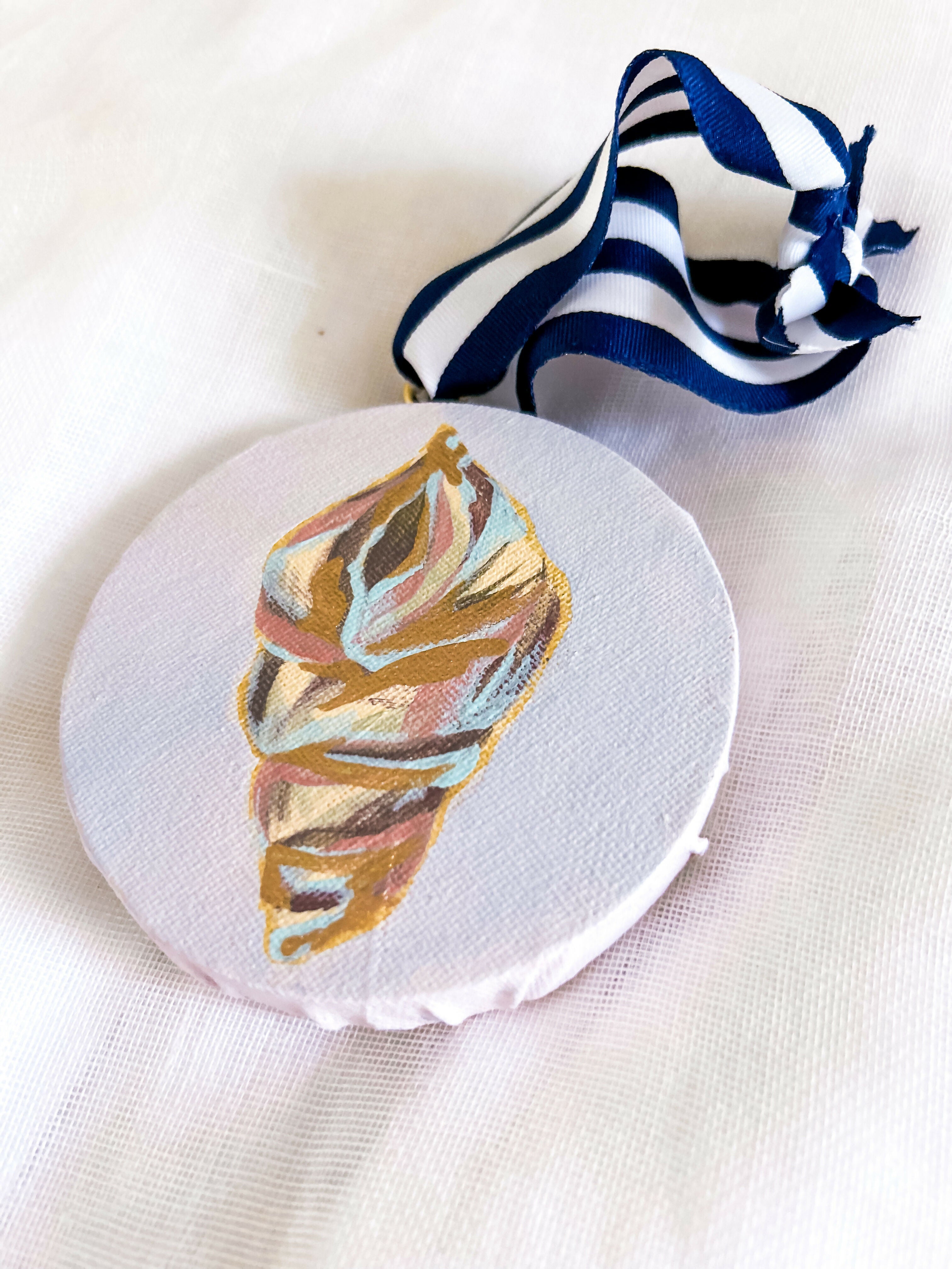 "Shell on Pale Lavender"